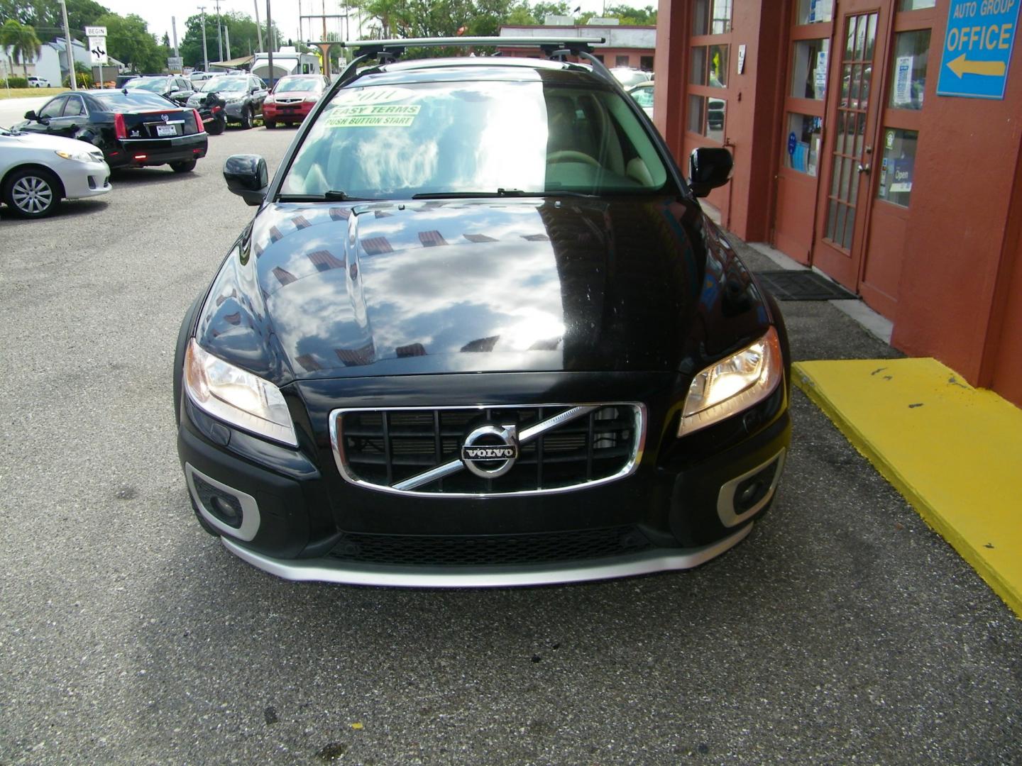 2011 Black /Beige Volvo XC70 T6 AWD (YV4902BZ9B1) with an 3.2L L6 DOHC 24V engine, 6-Speed Automatic transmission, located at 4000 Bee Ridge Road, Sarasota, FL, 34233, (941) 926-0300, 27.298664, -82.489151 - Photo#9